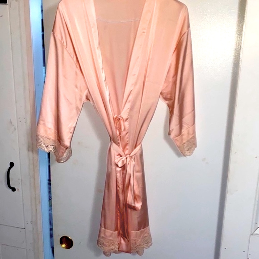 1990s pink flirty silk robe | lace details on sleeves & bottom | one size